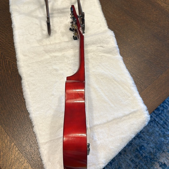 Soprano Ukelele by First Act - Picture 8 of 9